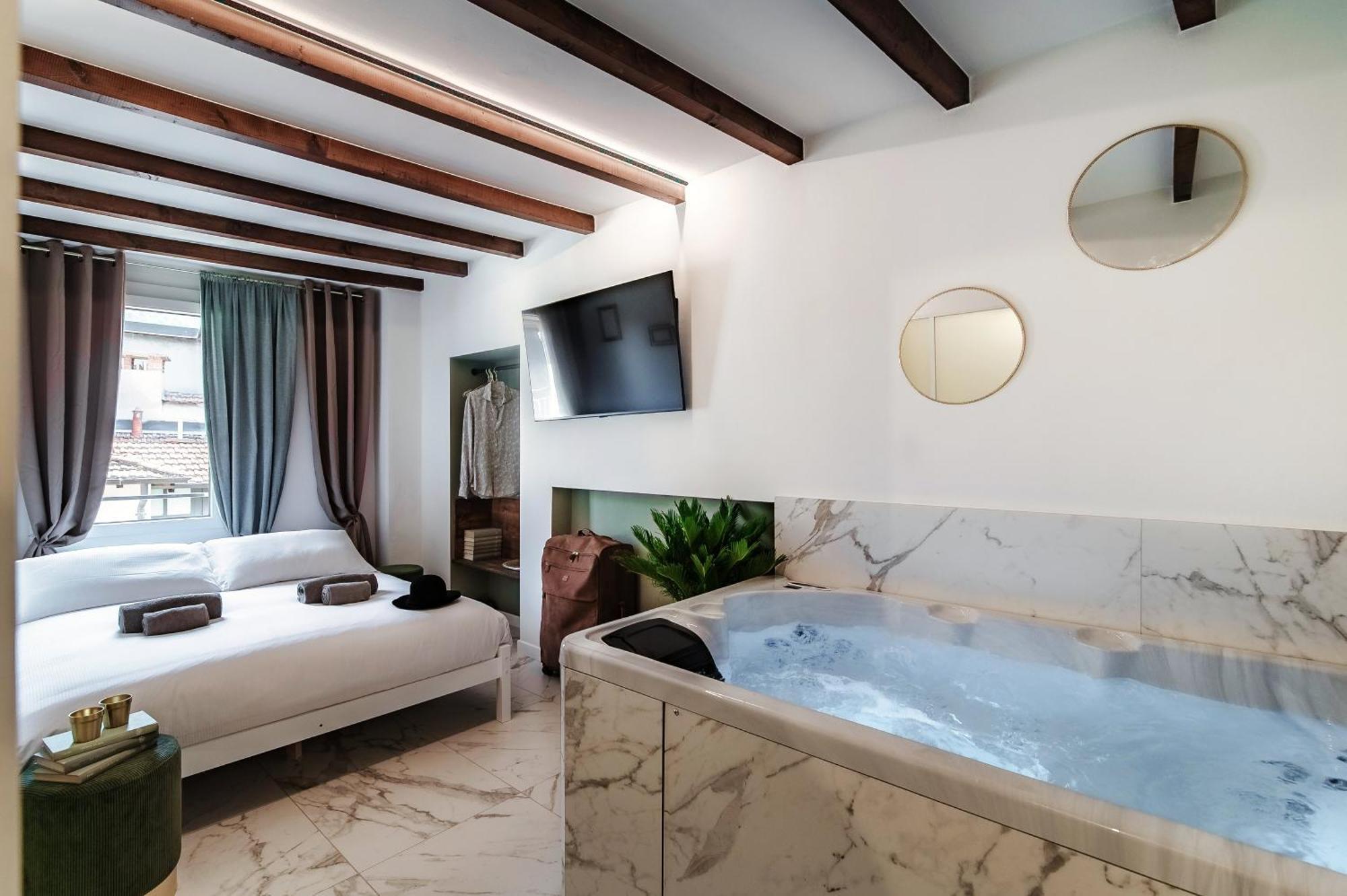 Sahara & Amazzonia Luxury Rooms- The House Of Travelers كومو المظهر الخارجي الصورة