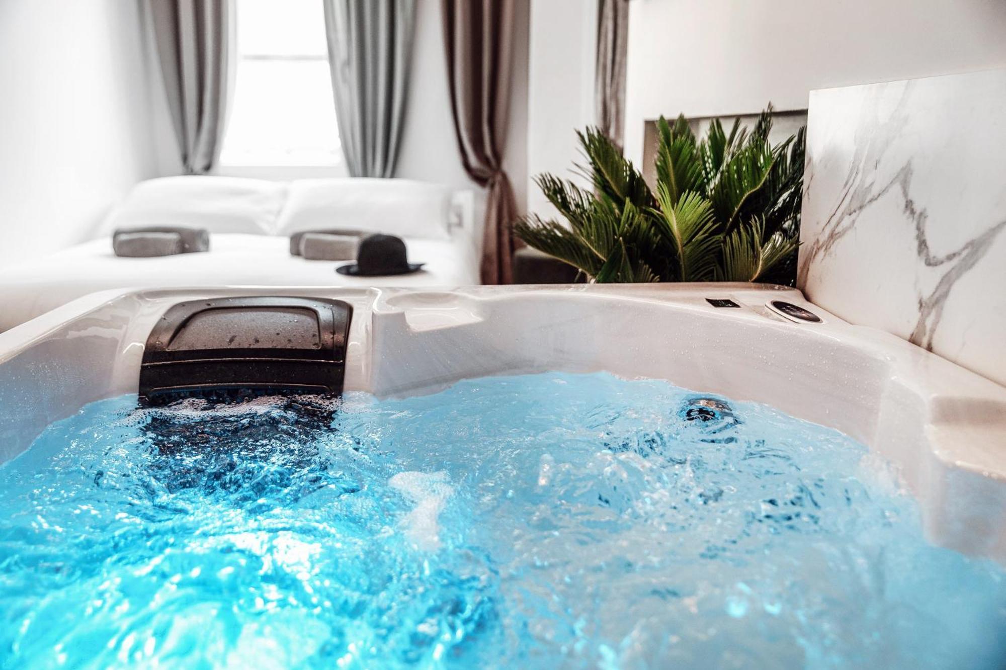 Sahara & Amazzonia Luxury Rooms- The House Of Travelers كومو المظهر الخارجي الصورة