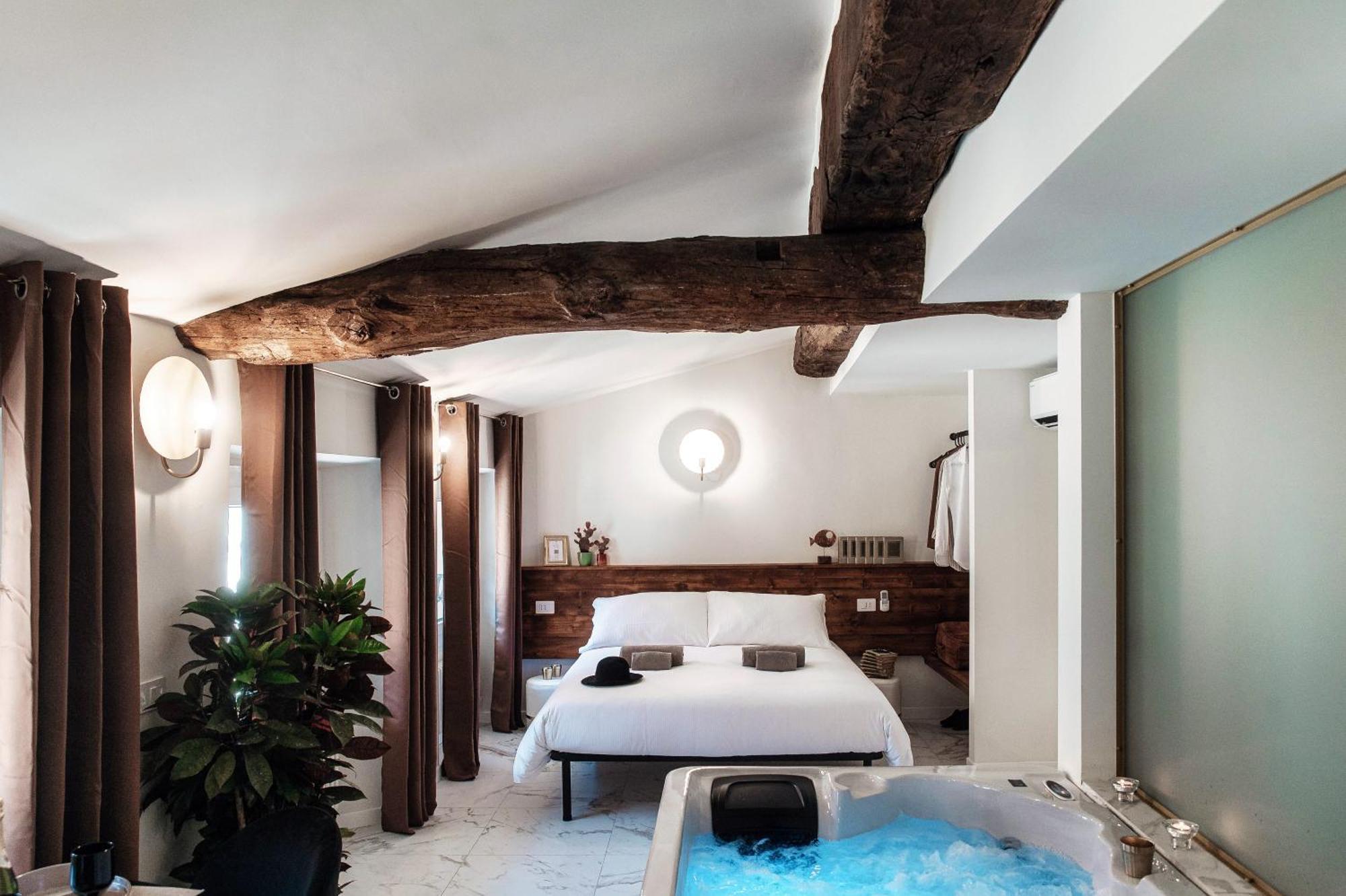 Sahara & Amazzonia Luxury Rooms- The House Of Travelers كومو المظهر الخارجي الصورة