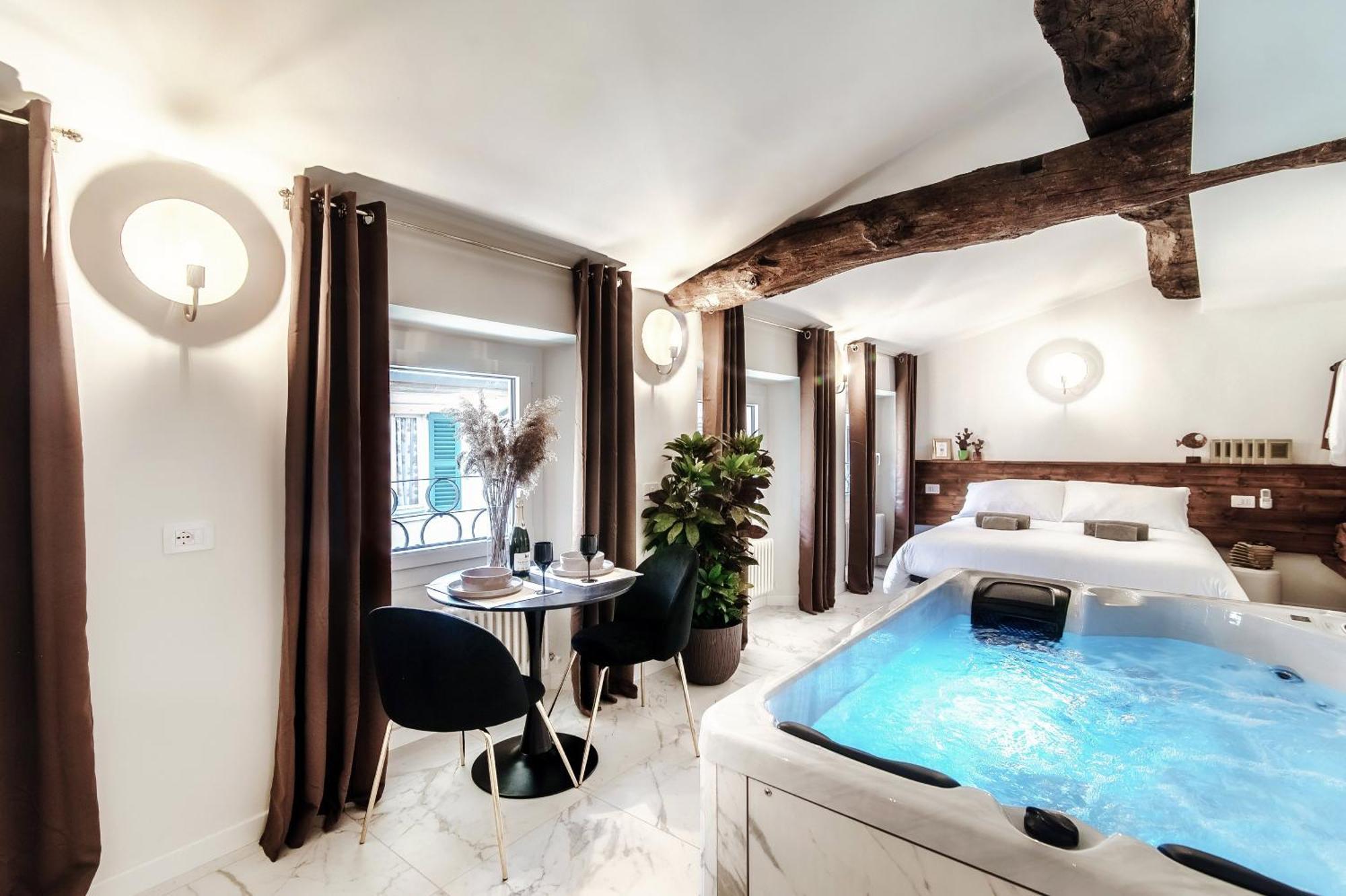 Sahara & Amazzonia Luxury Rooms- The House Of Travelers كومو المظهر الخارجي الصورة